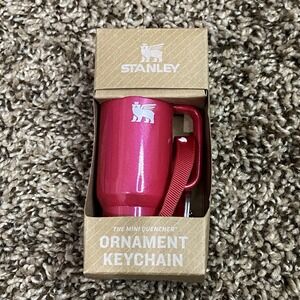Stanley - 2024 Holiday - Mini Quencher Ornament Keychain - Red‎ Delicious